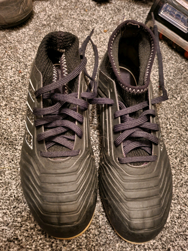 adidas predator football boots size 2